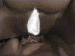 Sperma Muschi lecken beim Pissen